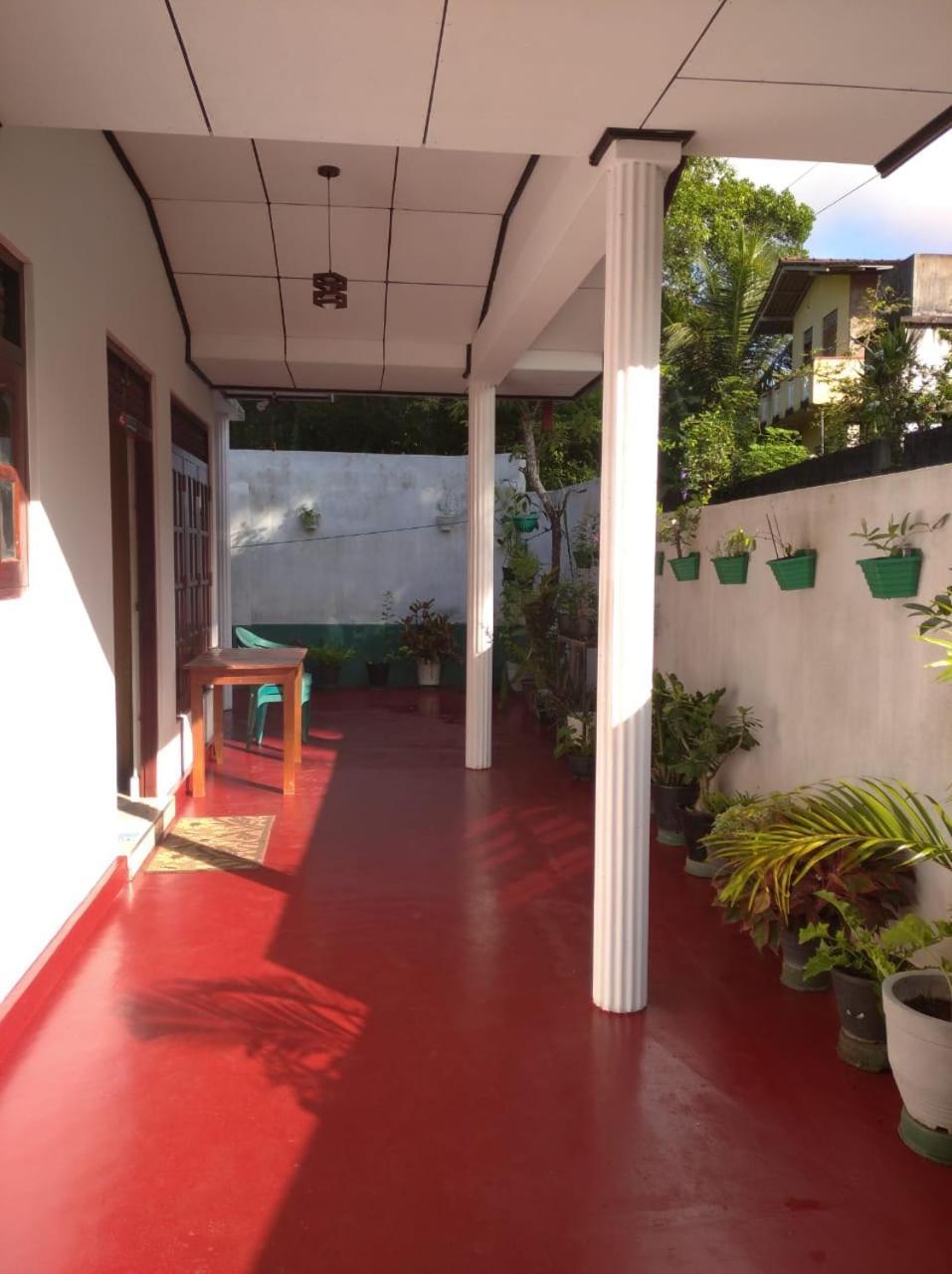 Coco One Holiday Inn Mirissa Extérieur photo