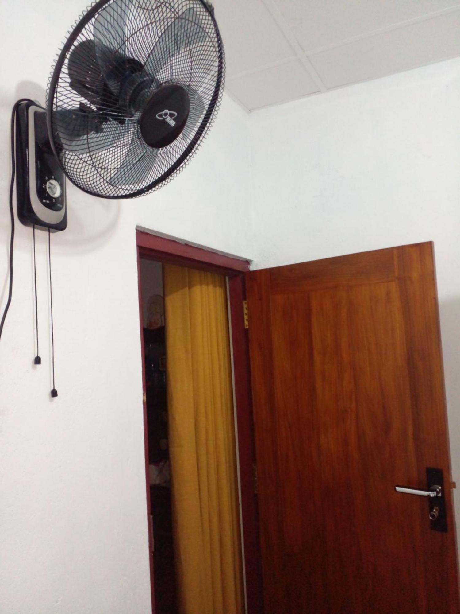 Coco One Holiday Inn Mirissa Chambre photo