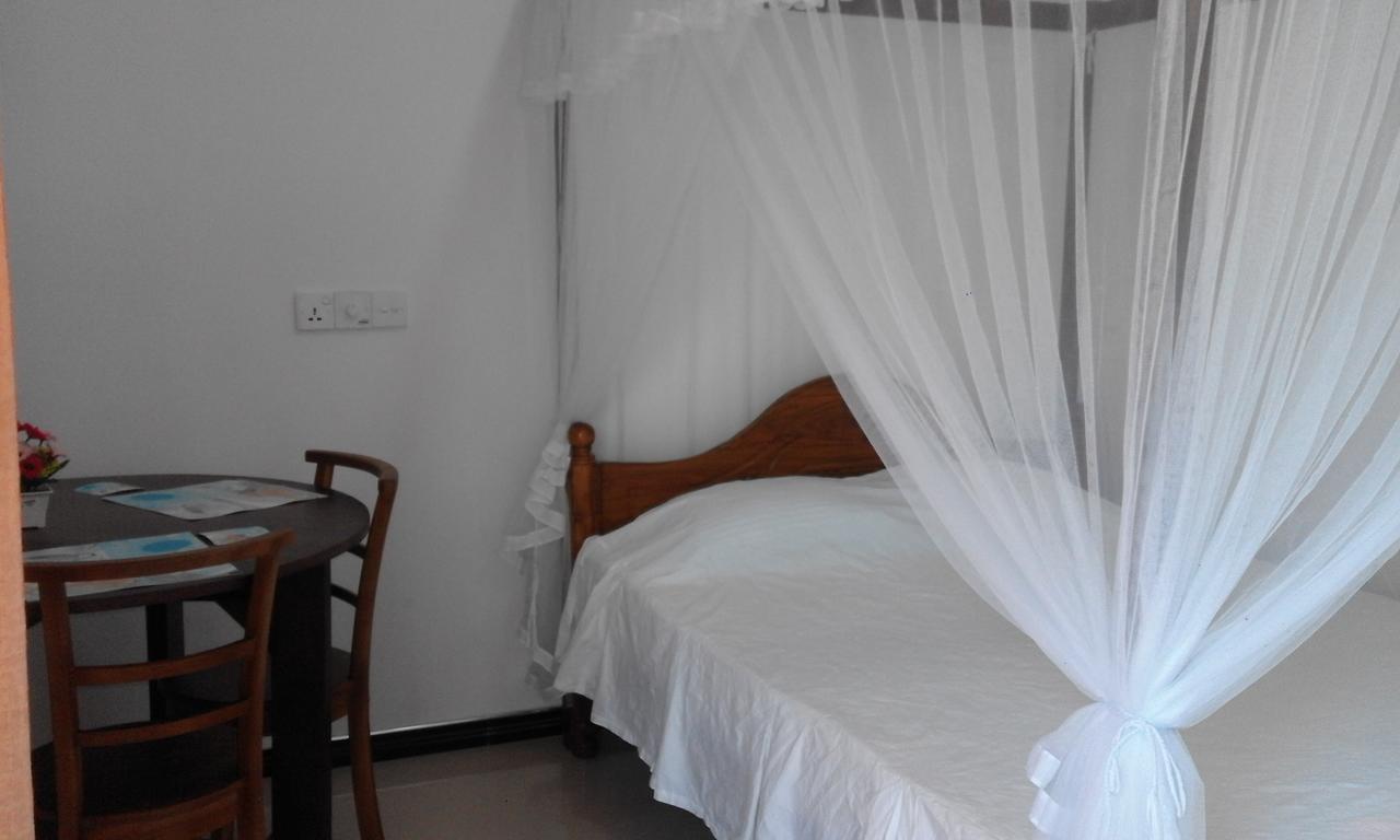 Coco One Holiday Inn Mirissa Extérieur photo